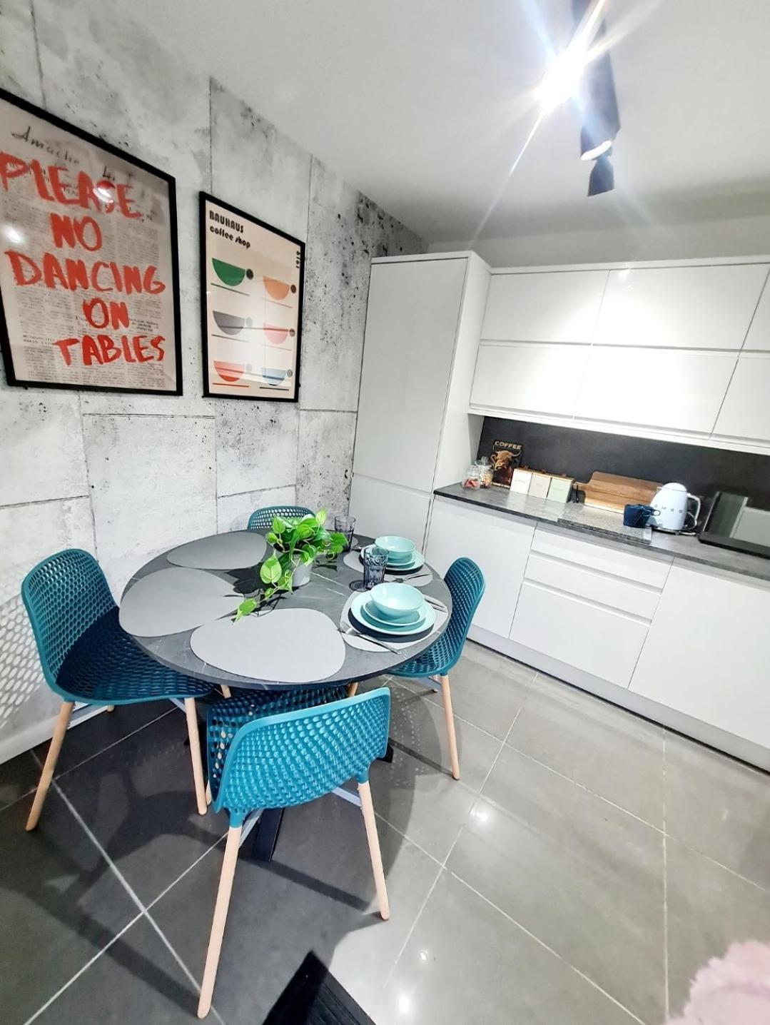 Apartmán Bright 3Br Walking Distance To Town - Free Parking Glasgow Exteriér fotografie